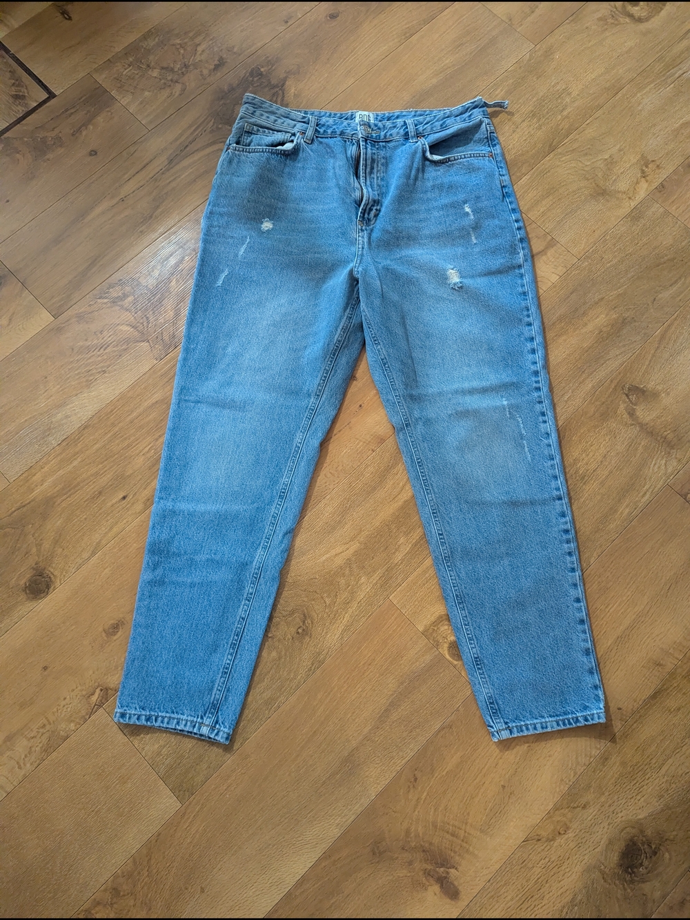 BDG Medium Vintage Wash Mom High-rise